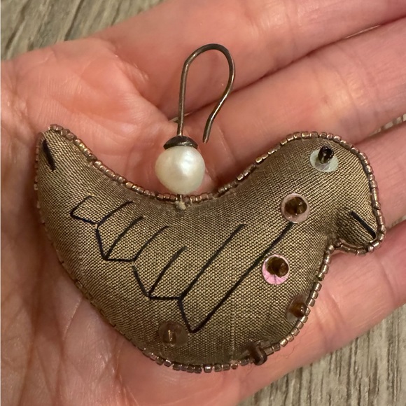 Unique STATEMENT Bird Earrings for the Fashionista - Picture 2 of 3